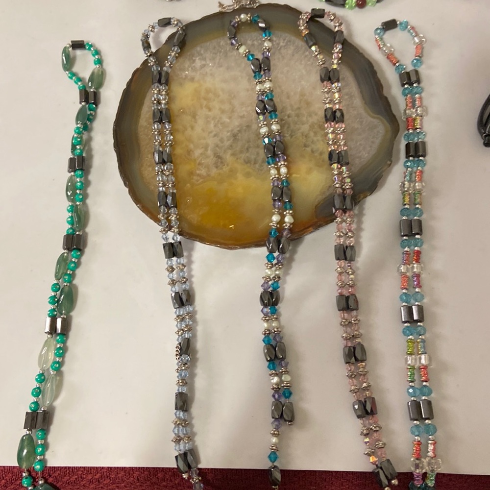 Magnetic necklaces Guc various length & choice color 20” 36” buy one buy all